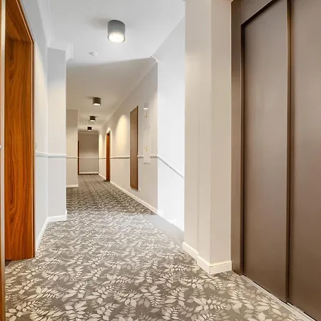 222 Stare No 1 Apartment